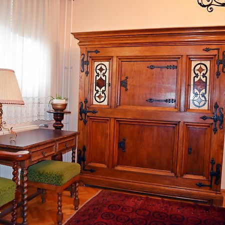 Belvarosi Classic Apartman 85 Square Meters Szombathely Exterior foto